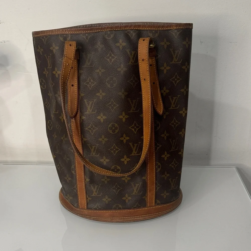 Louis Vuitton Monogram Bucket Bag – Vintage LV Shoulder Tote